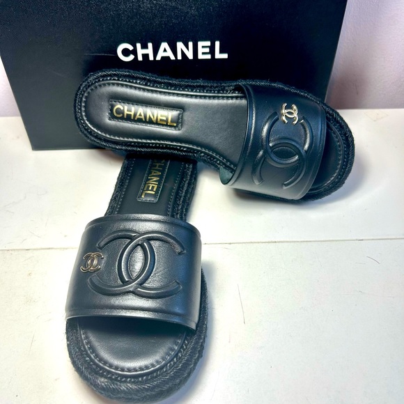 NEW CHANEL 23C CC LOGO MULE SANDALS BLACK LAMBSKIN SZ 38 - Picture 9 of 16
